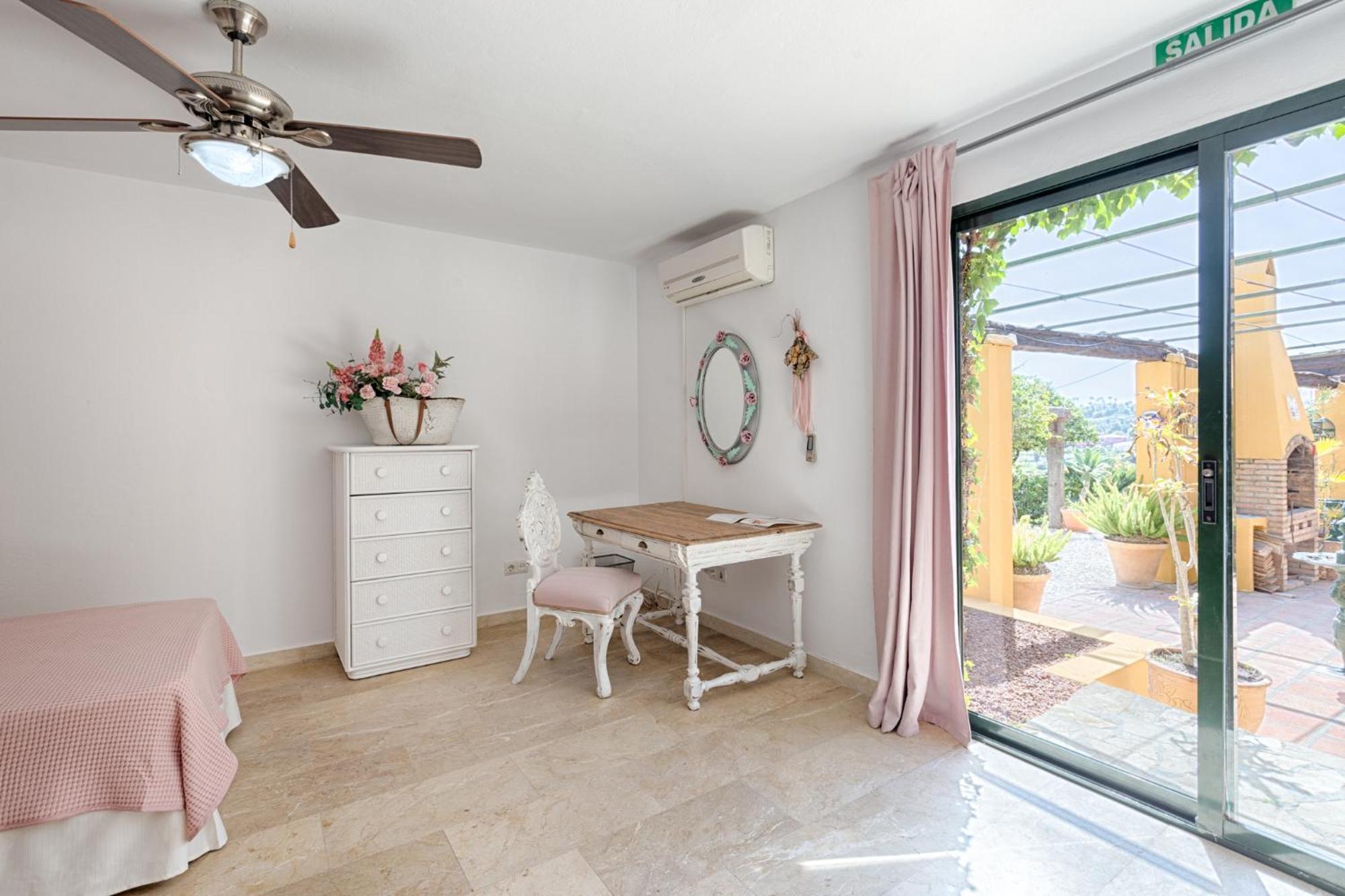 Hanami Finca Cumbres Borrascosas Естепона Екстериор снимка